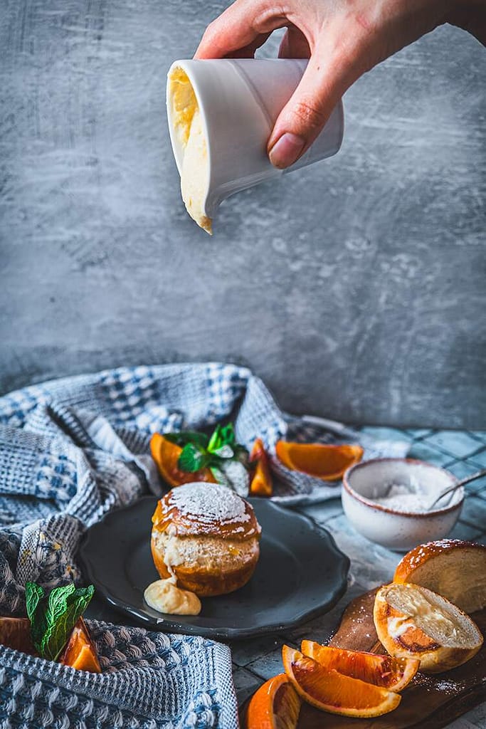 Read more about the article Baked Buns with Custard Cream Filling