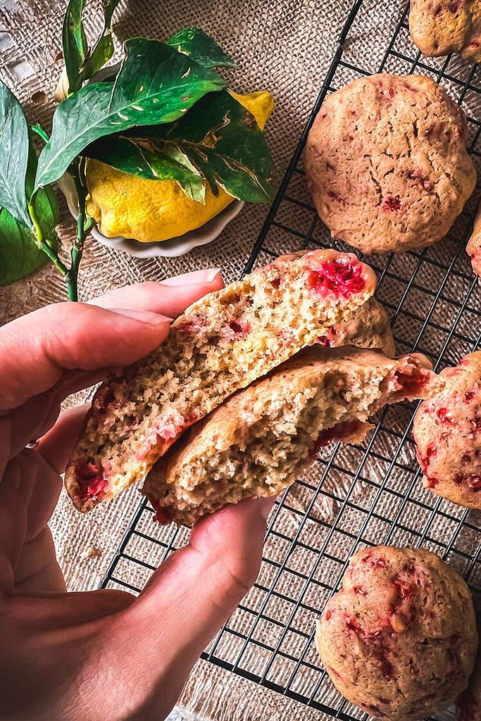 Read more about the article Brown Butter Cookies with Raspberries