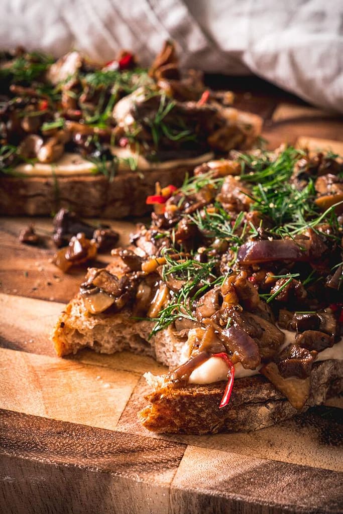 Read more about the article Mushroom Toast with Butter Bean Spread