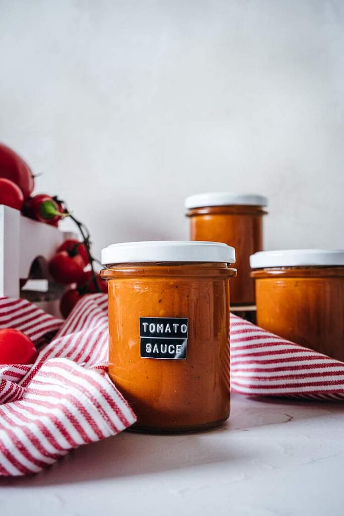 Read more about the article Homemade Roasted Tomato Sauce