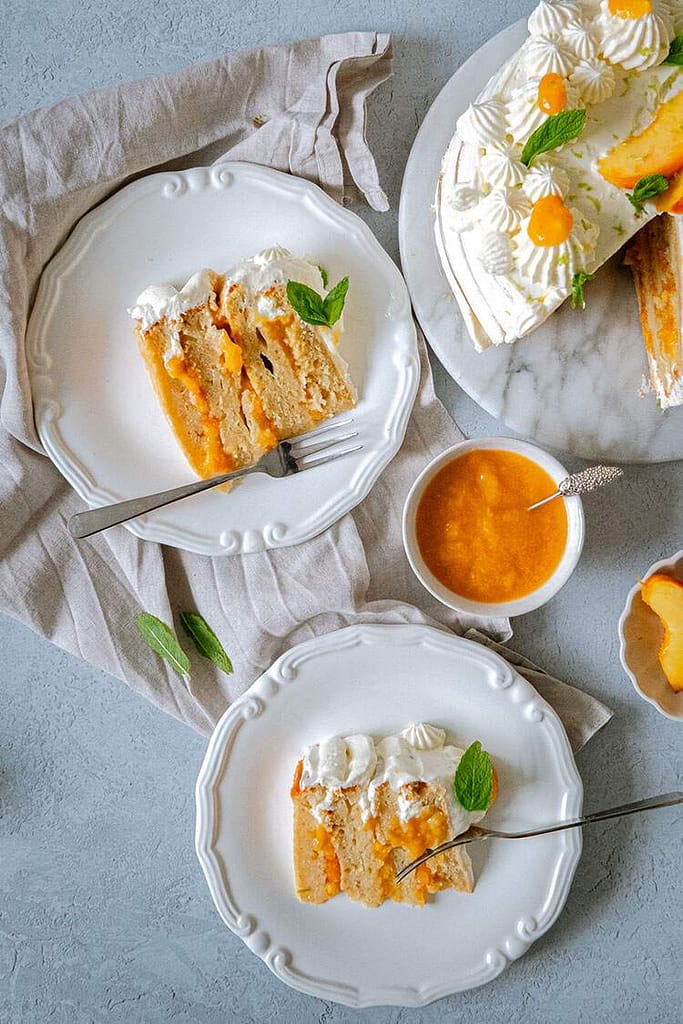 Read more about the article Peach and Nectarine Cake with Cream Frosting