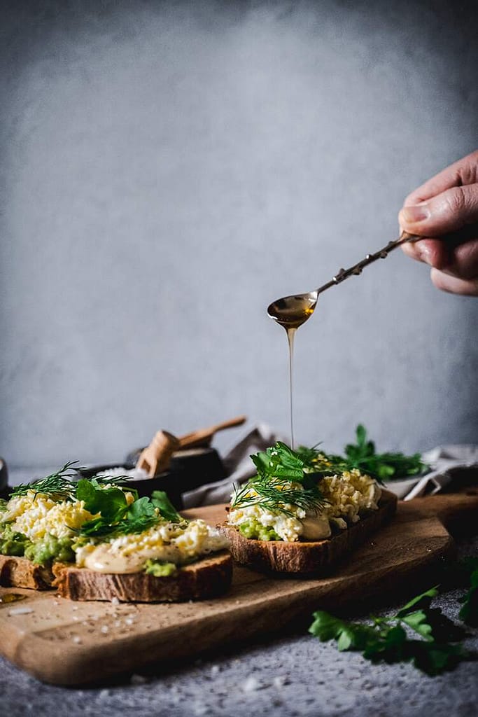 Read more about the article Avocado Toast with Grated Egg