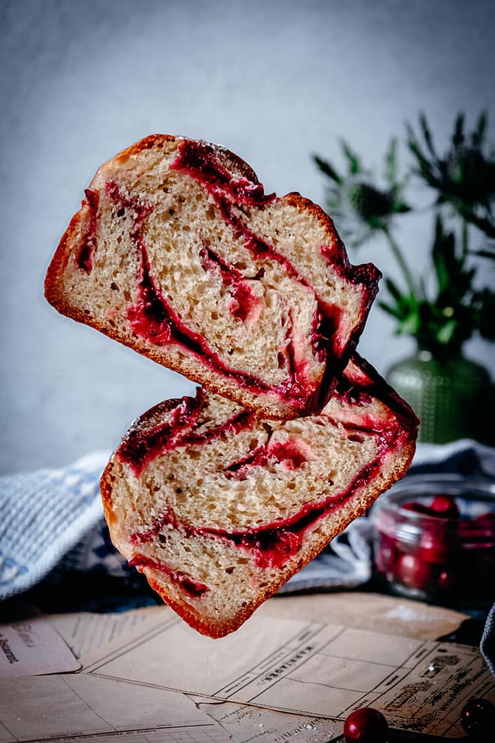 Read more about the article Babka with Cranberry Filling