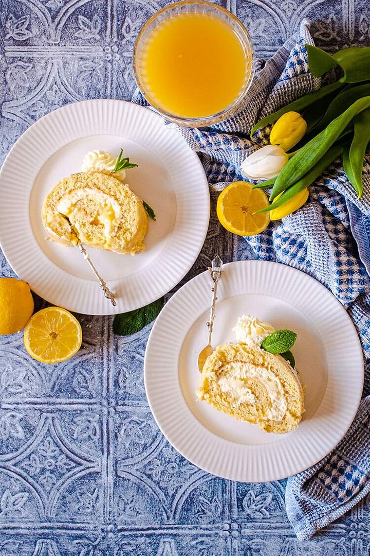 You are currently viewing Lemon Swiss Roll with Citrus Curd