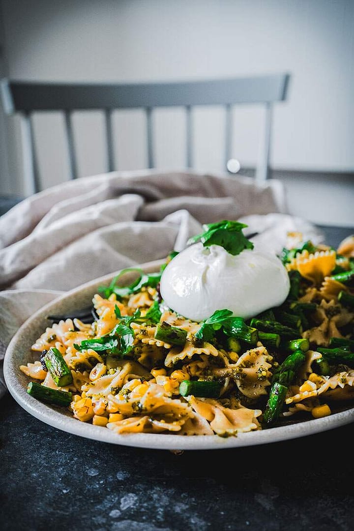 Read more about the article Pasta Salad with Burrata and Asparagus