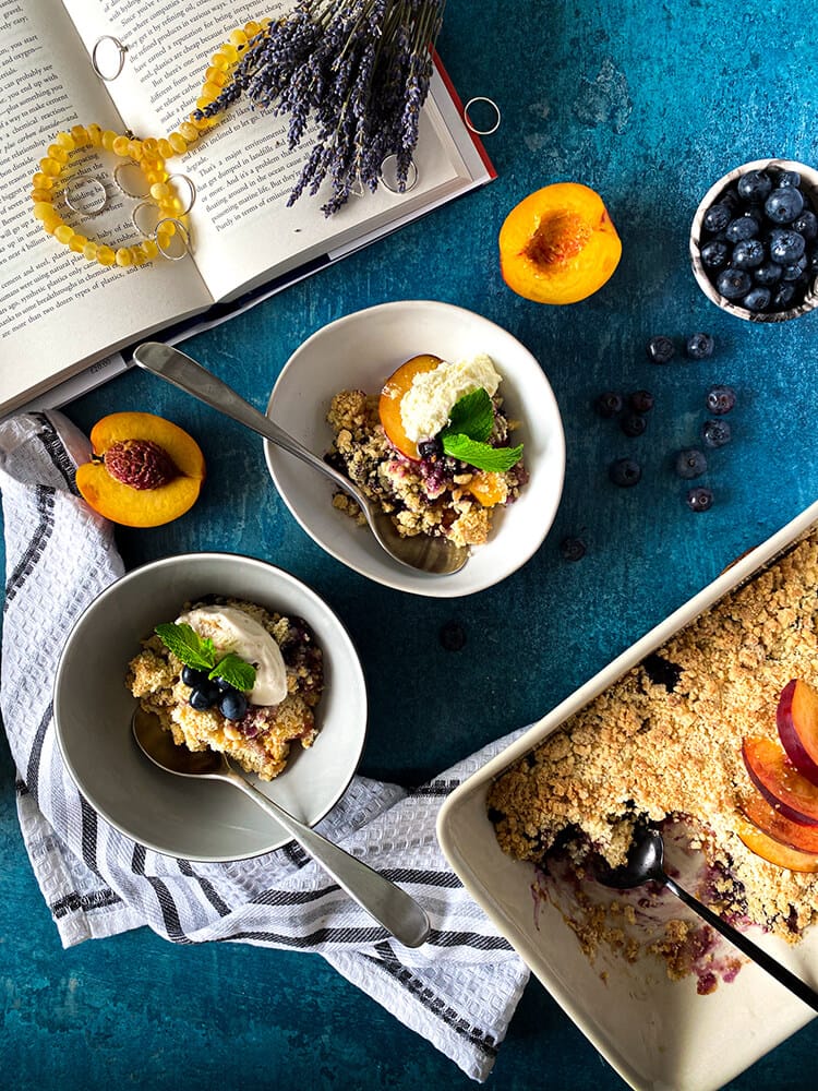 Read more about the article Nectarine Crumble with Blueberries