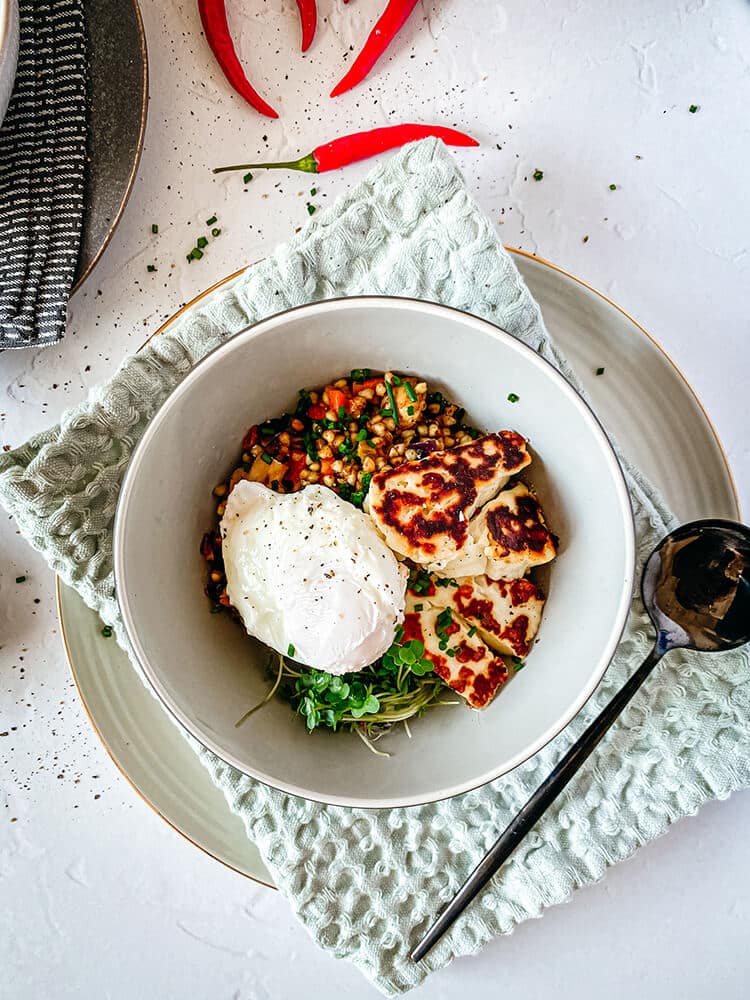 You are currently viewing Buckwheat with Halloumi and Poached Egg