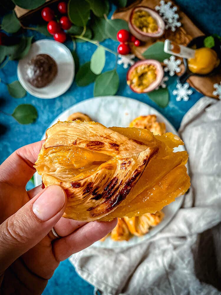 Read more about the article Puff Pastry Star with Passion Fruit Curd