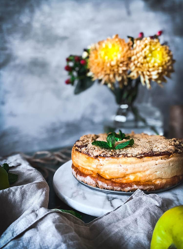 Read more about the article Curd Cake with Apple Filling