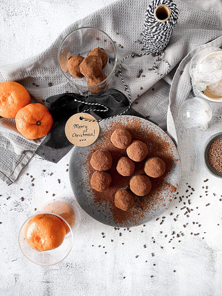 Read more about the article Chocolate Truffles with Hazelnuts and Clementines