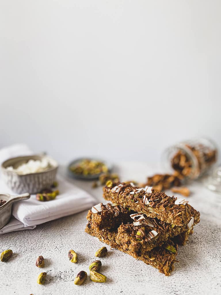 Read more about the article Healthy Raw Oat Bars with Pineapples